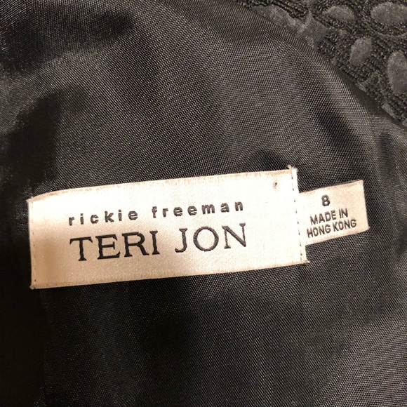 Little black dress - Picture 7 of 8